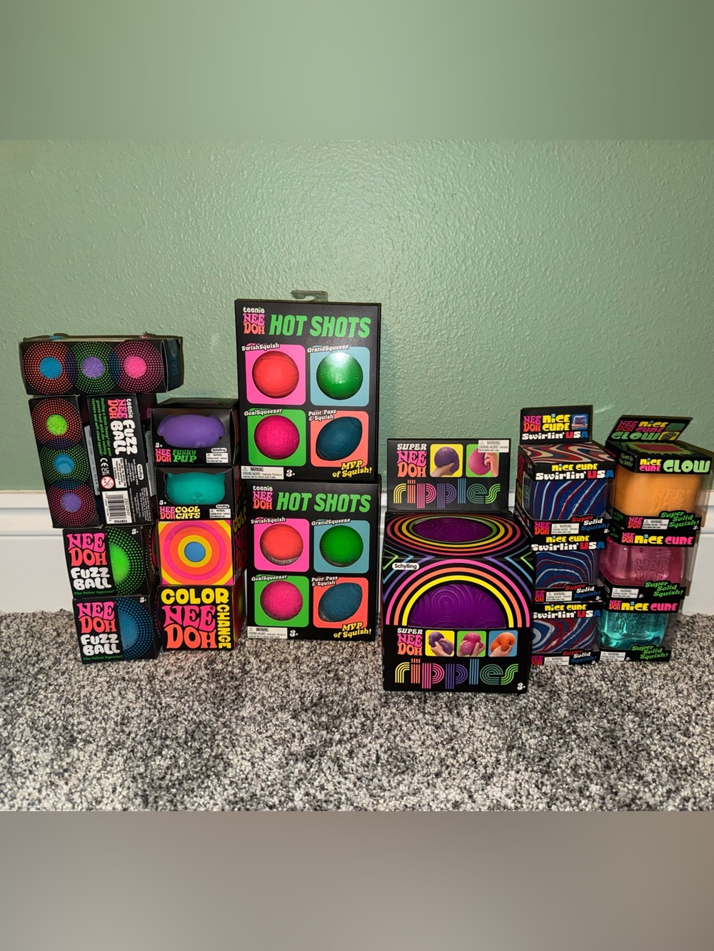 NeeDoh USA nice cube, NeeDoh glow cube, fuzz balls, ripple, hot shots bundle/lot